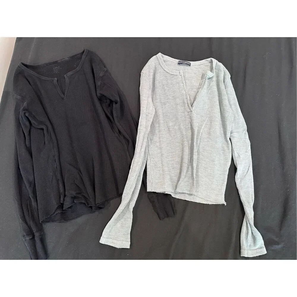 Brandy Melville long sleeve gray and black one size two shirt bundle